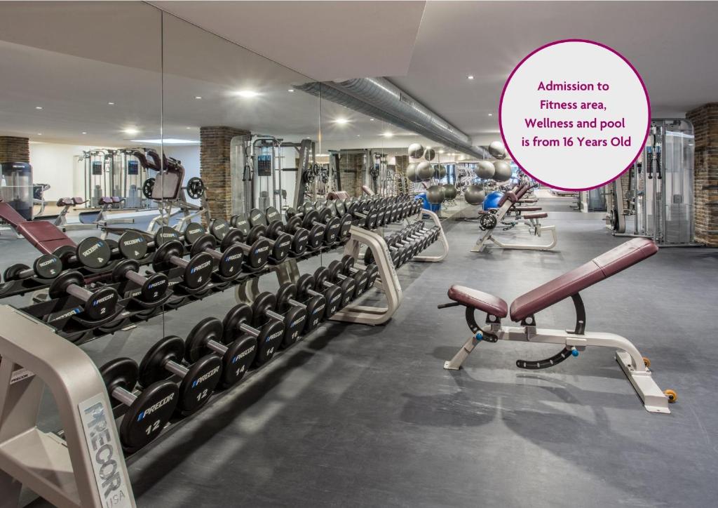 สระว่ายน้ำ