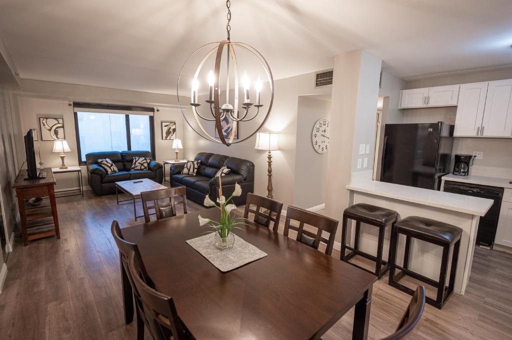 Stay Together Suites on The Strip - 2 Bedroom Suite 976 — Hotel in Las Vegas (NV)