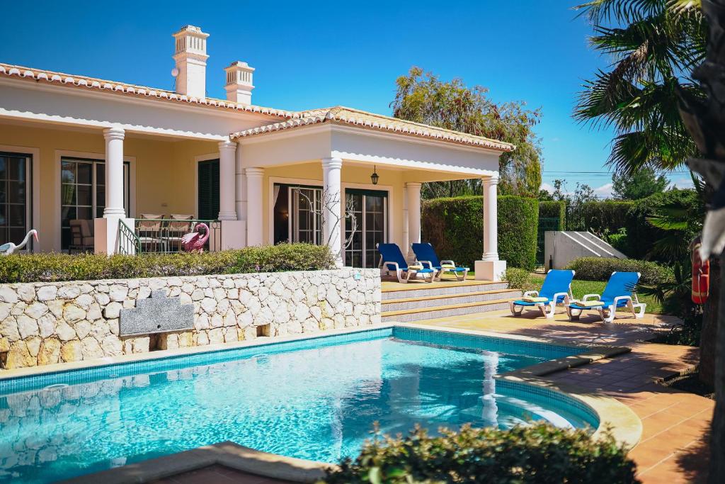 สระว่ายน้ำ