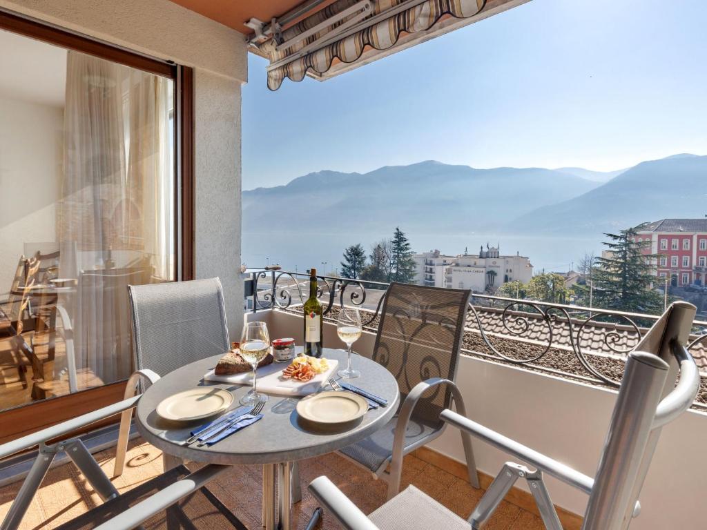 Apartment Alga Lakeview by Interhome, Brissago