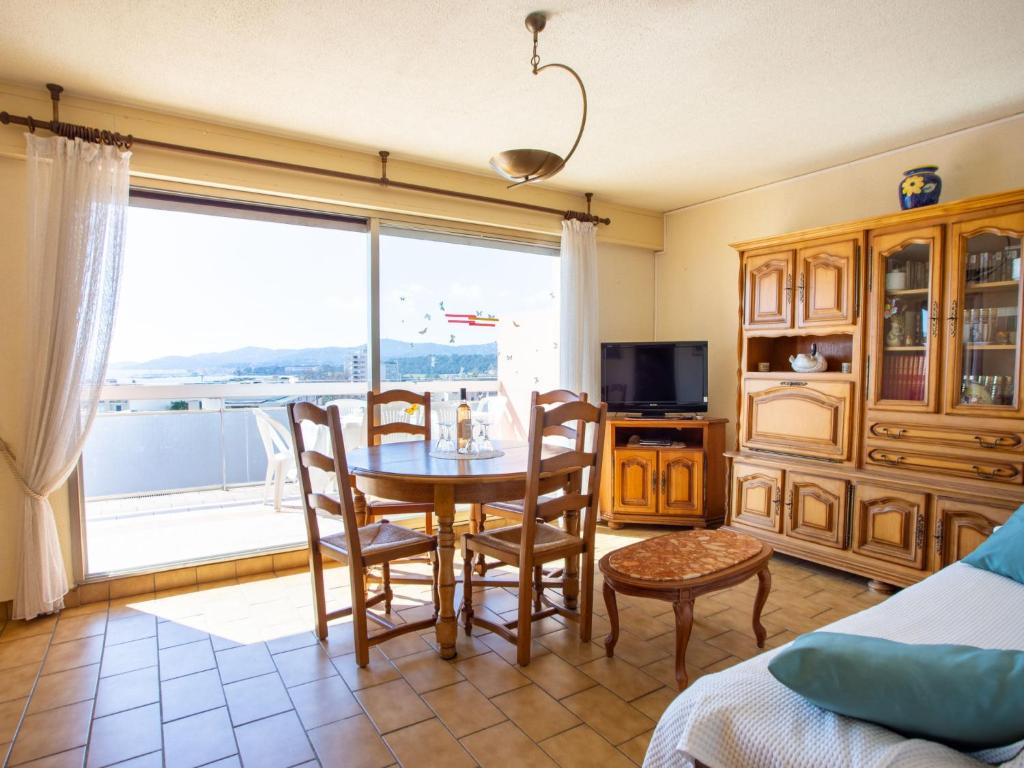 Apartment Les 3 Iles by Interhome - 4