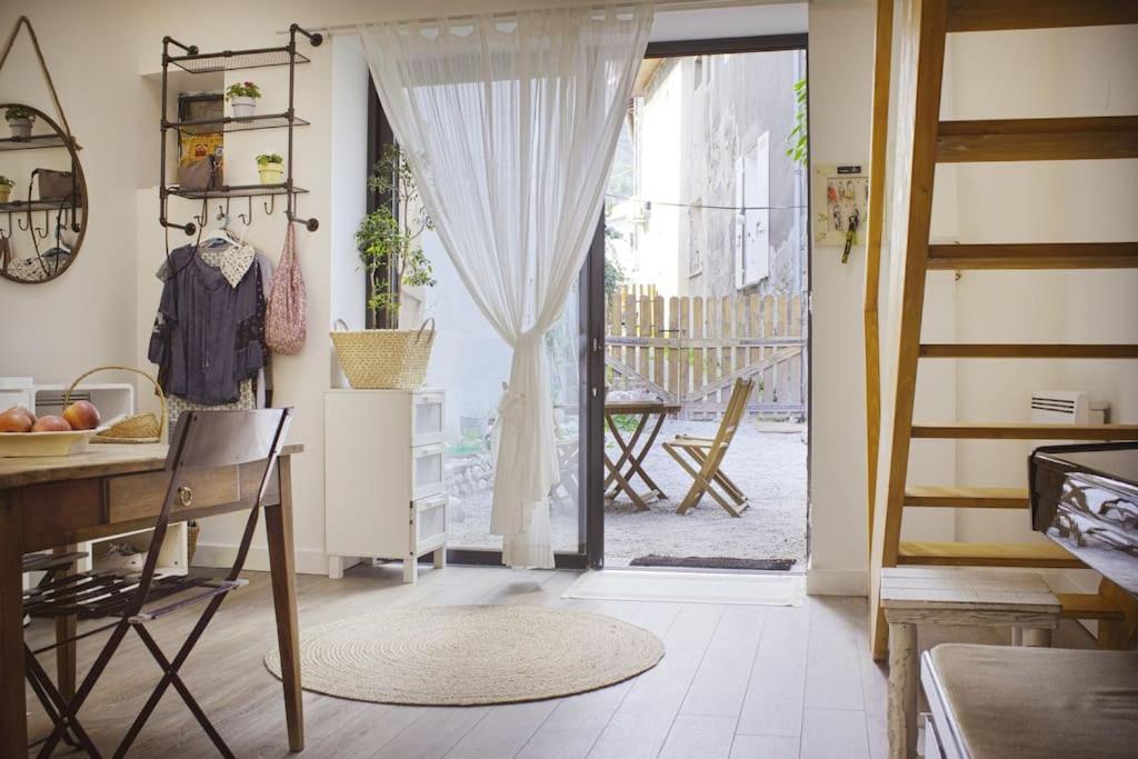 Duplex dans village avec jardin - 1