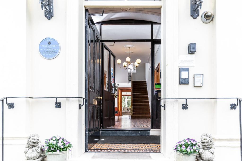 Beaumont House photo