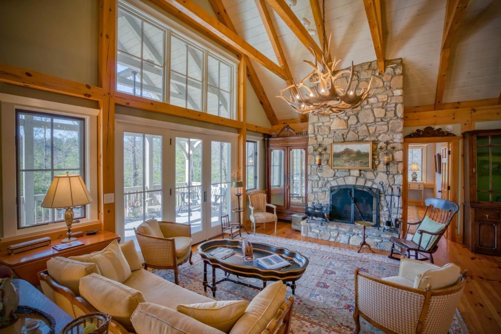 Mountain Dream Luxury Cottage With Fireplace