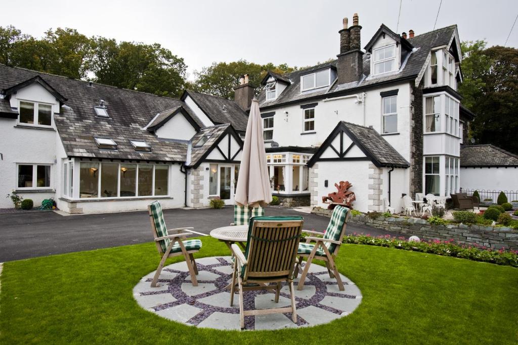 Entrance, Hawksmoor Guest House in Windermere