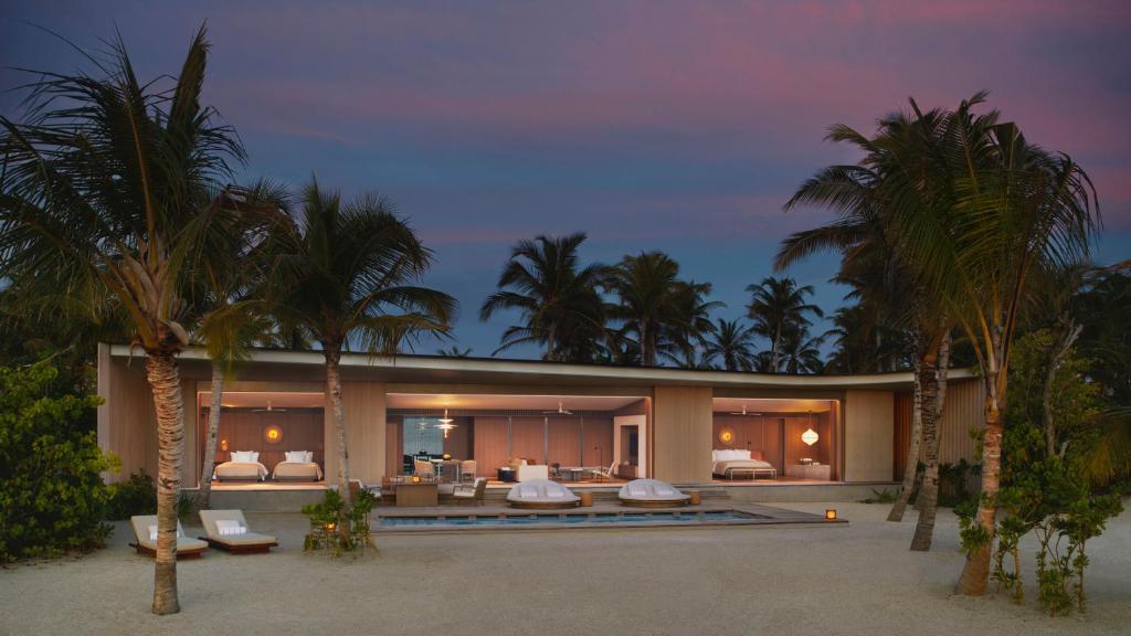 The Ritz-Carlton Maldives, Fari Islands — Beach in Kaafu Atoll, Kaafu