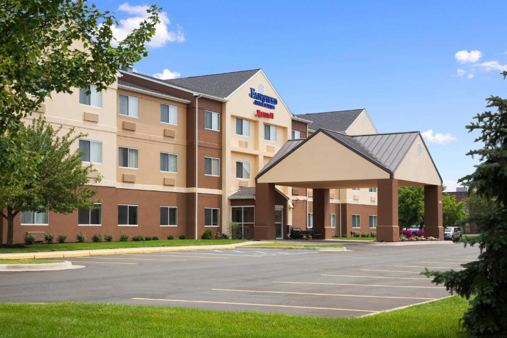 Fairfield Inn & Suites Lansing West, Delta Center Township