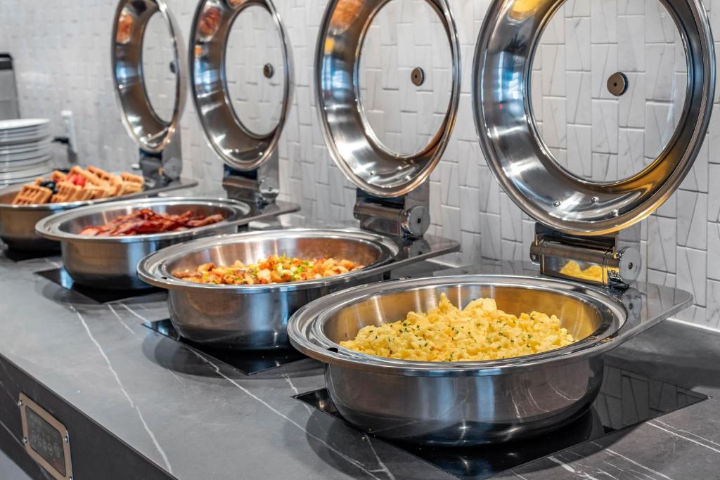 Comida y bebida