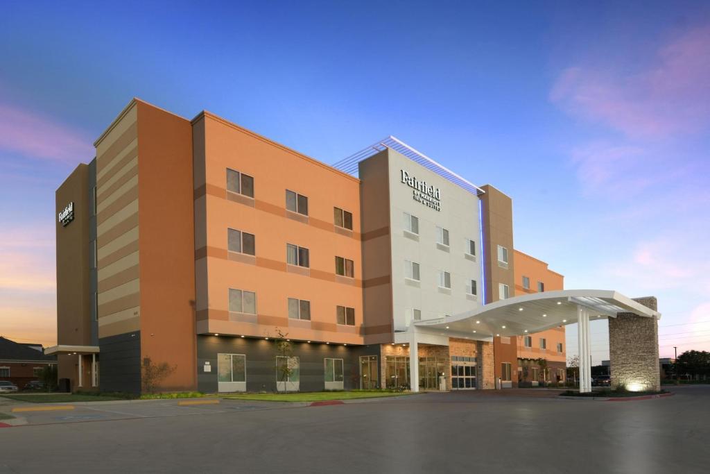 Fairfield Inn & Suites by Marriott Dallas East photo