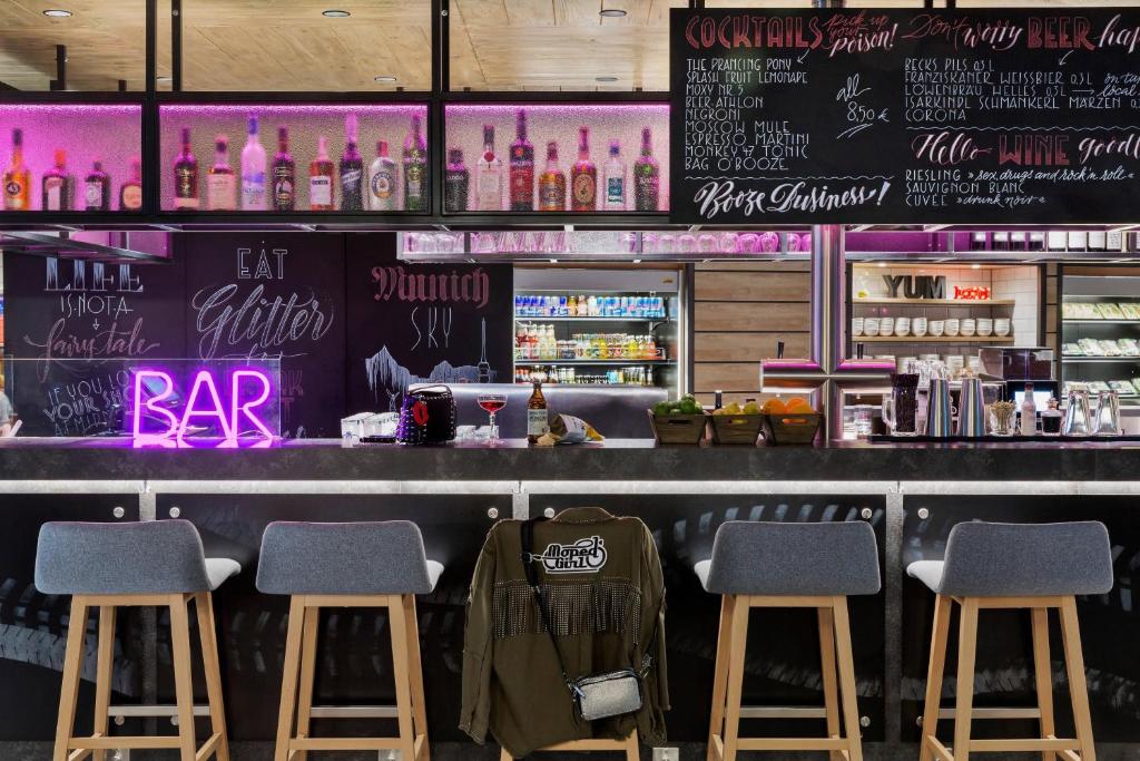 Moxy Munich Ostbahnhof photo