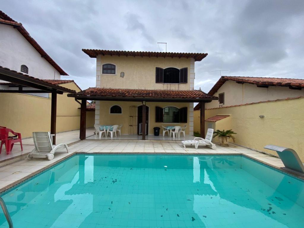 CASA DE TEMPORADA EM SAQUAREMA
