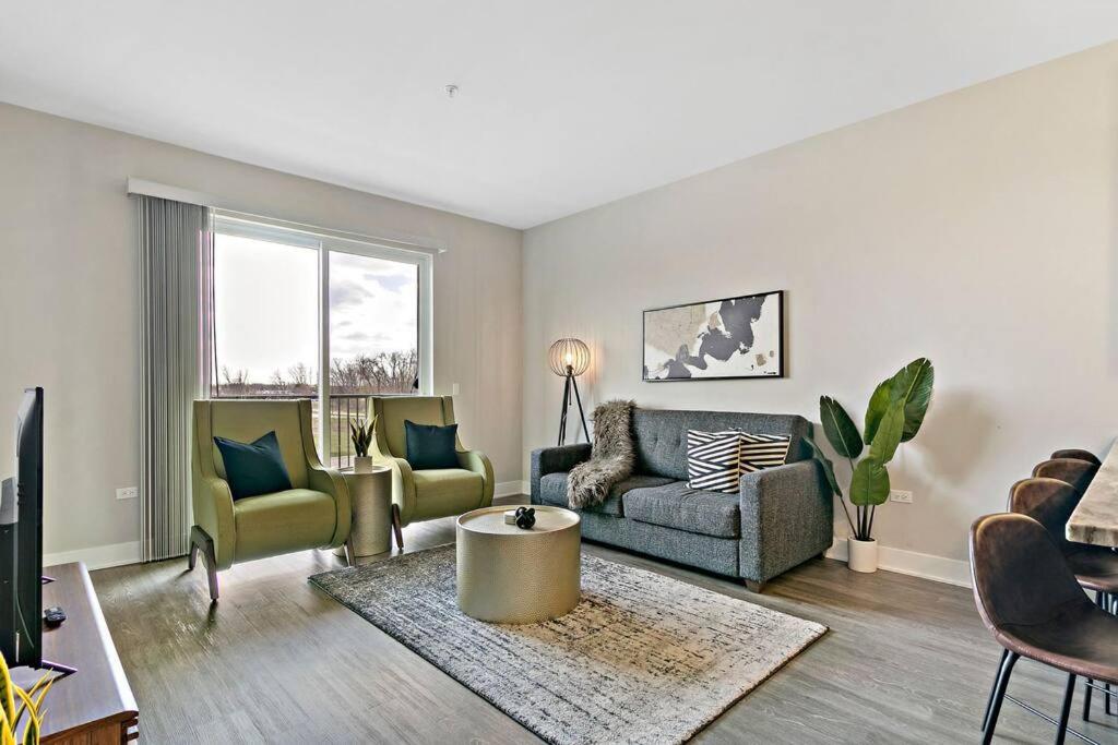 Oakbrook Charm Modern 2BR Unit with Parking - Oakbrook Batch 5