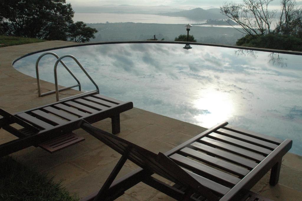 スイミングプール