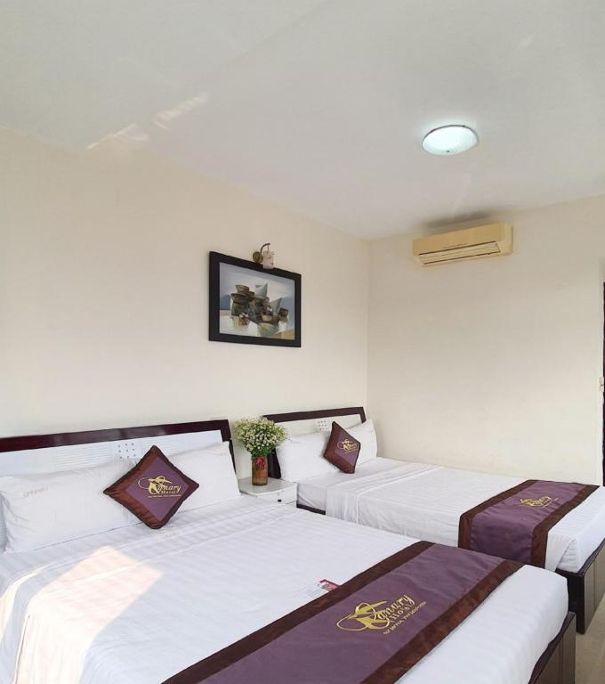 Canary Hue Hotel photo