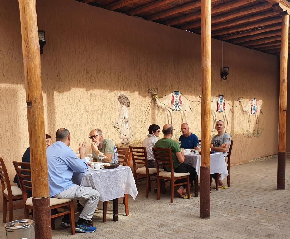 Caravan Hotel photo