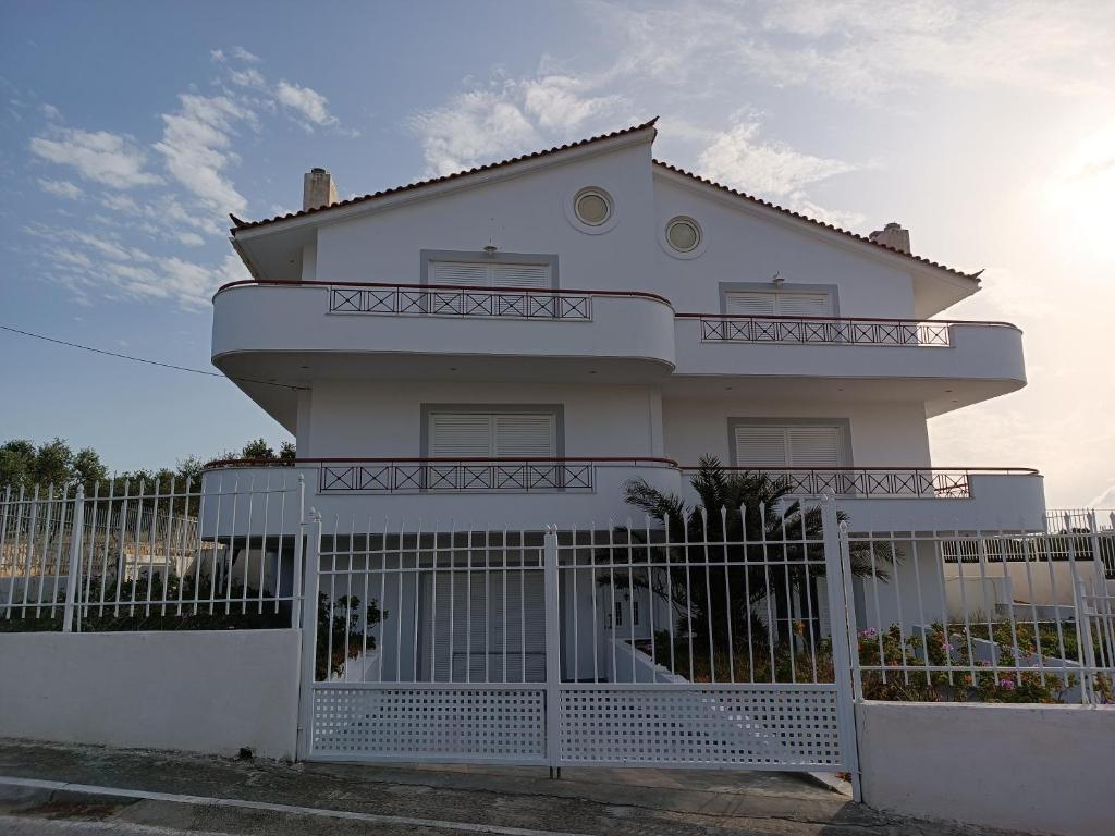 Socrates, Elafonisos