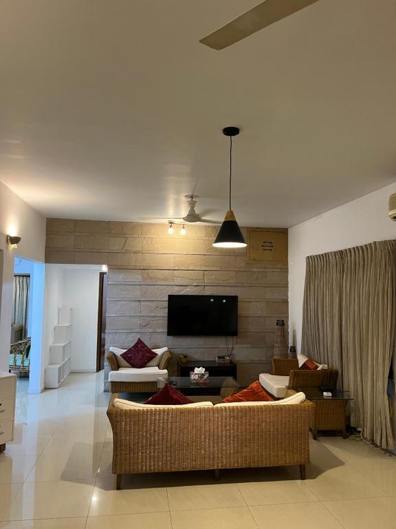 3 bedroom fully furnished Gulshan apartment