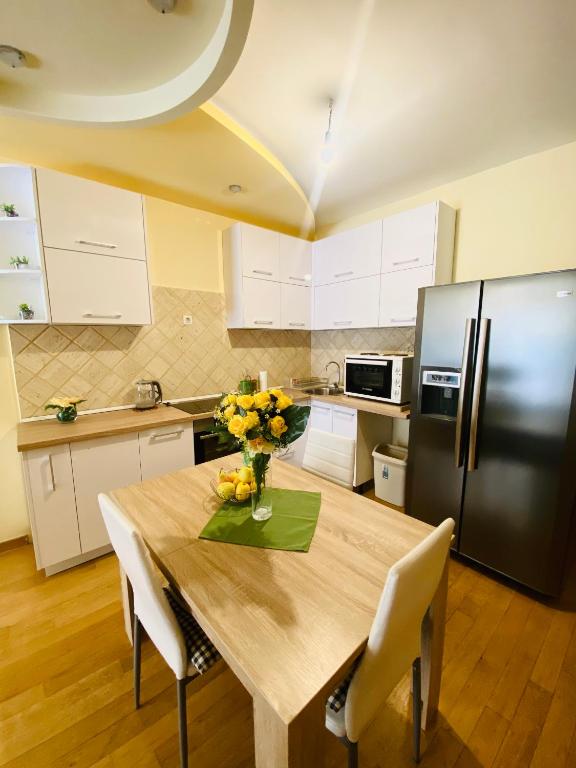'M&M' two bedroom apartment in center of Budva - 1