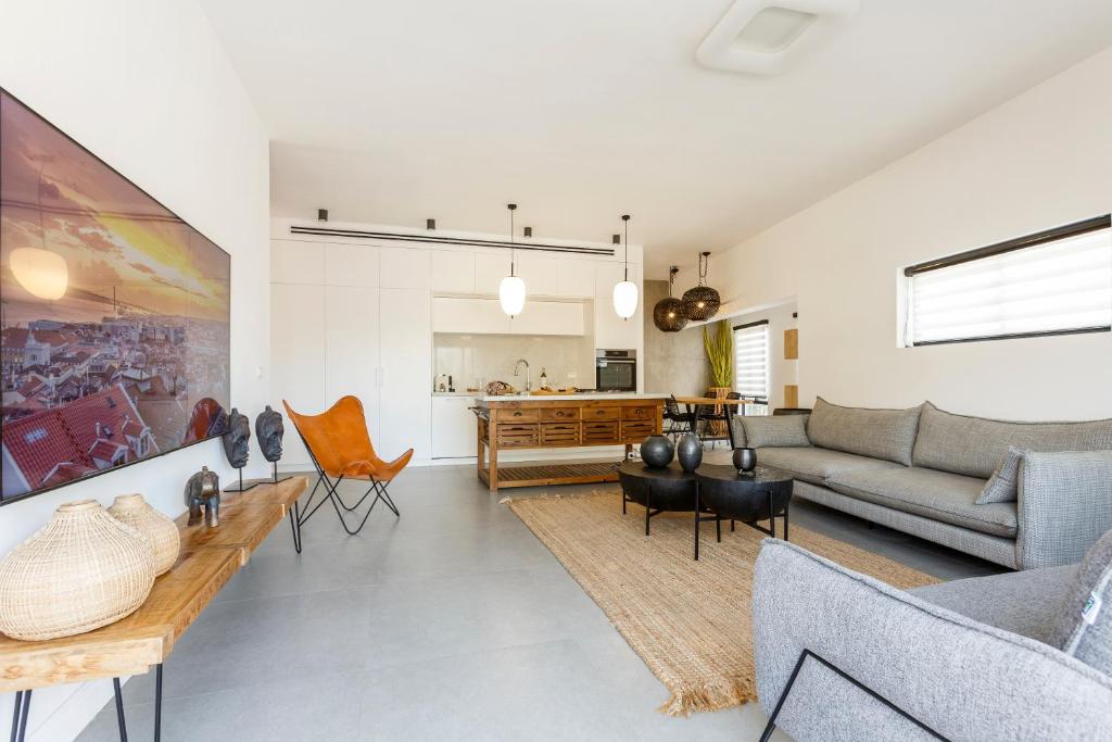 Localz - Bazel Central Apartment With Balcony, Tel Aviv