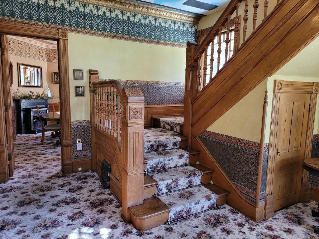 Grand Victorian B&B Inn photo