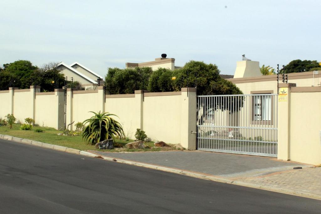 Suryia Sleeps — Hotel in Cape Town