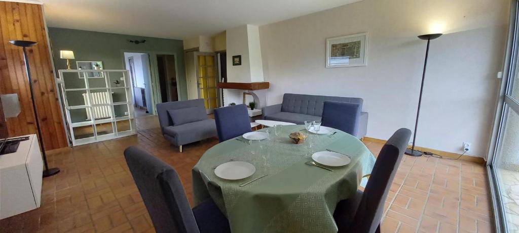 Terrasse, jardin,, Appartement 80m², vue montagne, wifi, bureau - 2