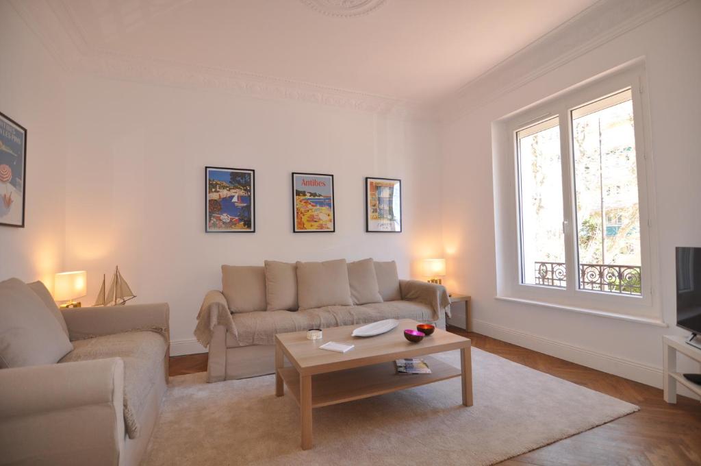 Palais Albert -2-Bedroom Apartment -Ponteil Beach -StayInAntibes - 2