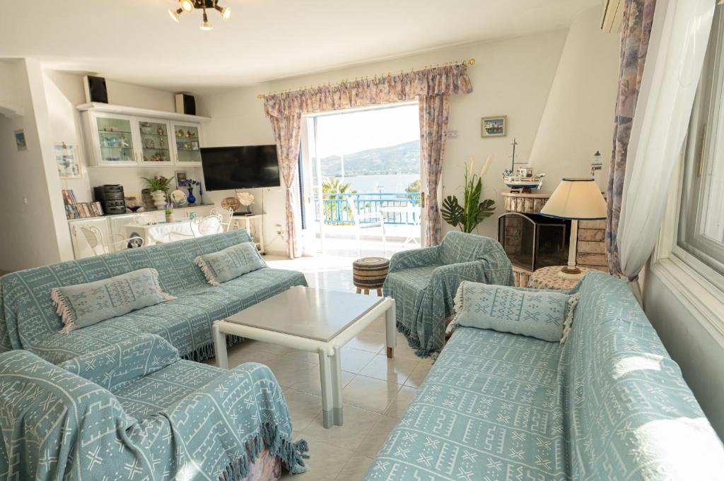 Rigos House at Askeli beach, Poros island — Hotel in Poros