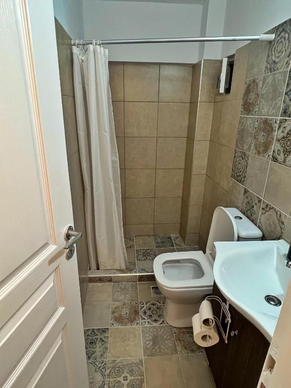 sunmer apartment 1minute from sea, 15 min from the airport photo