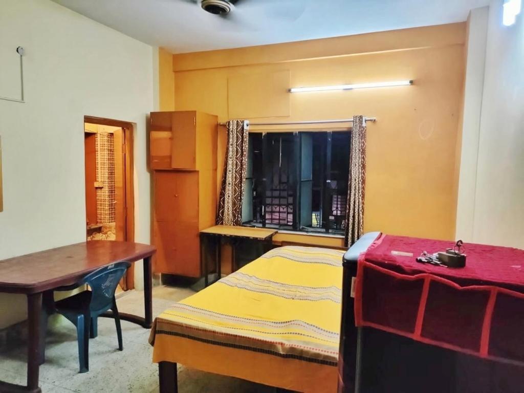 PRIVATE ROOM, ENTIRE SERVICED APARTMENT (1RK), COUPLE FRIENDLY photo