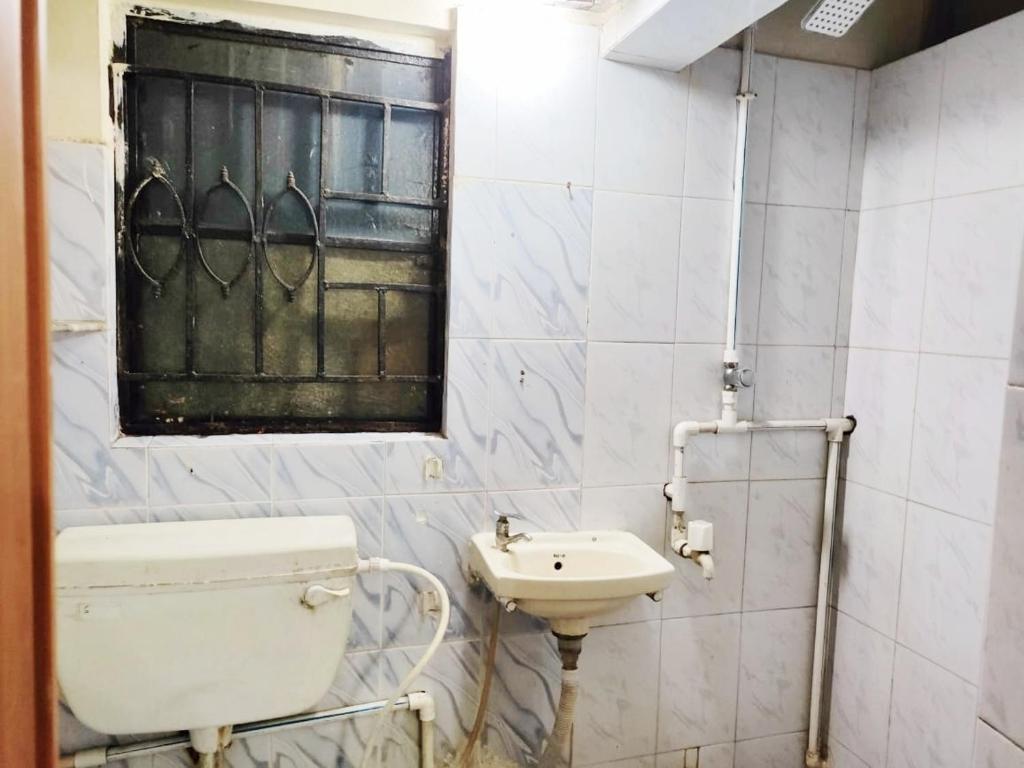 PRIVATE ROOM, ENTIRE SERVICED APARTMENT (1RK), COUPLE FRIENDLY photo