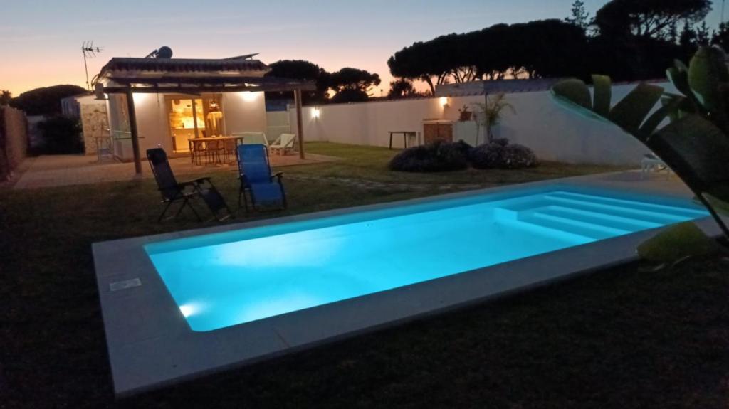 Las Casitas de la Barrosa con jardín y piscina - 3
