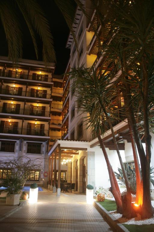 Hotel La Carolina — Hotel building in Lloret de Mar, Catalonia