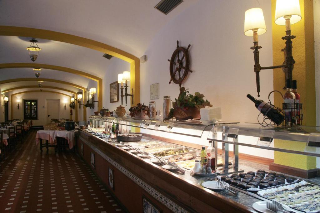 Hotel La Carolina — Restaurant & bars in Lloret de Mar, Catalonia