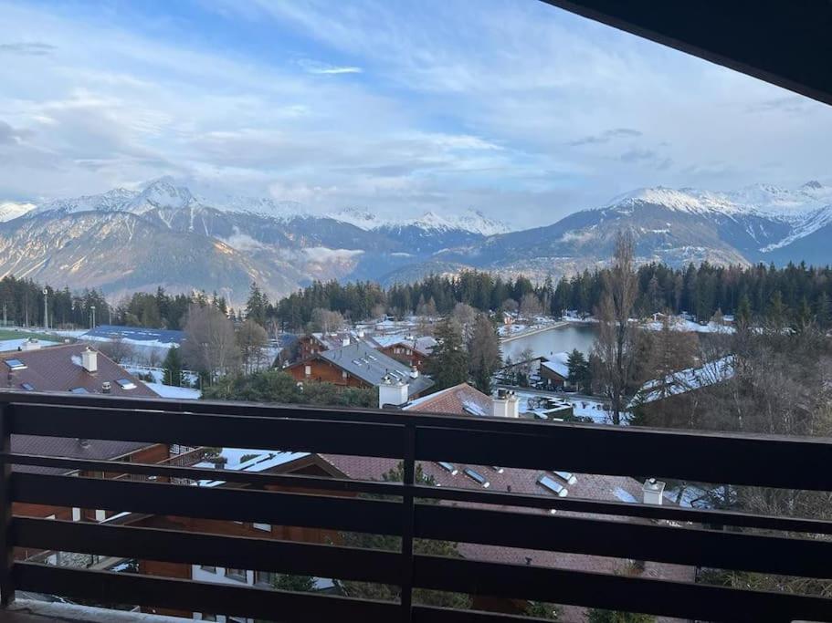 Attic Gem with Unbeatable Lake Moubra View, Crans-Montana