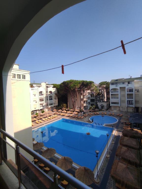 Joni's Twin Condos (Pool&Pine View), Golem