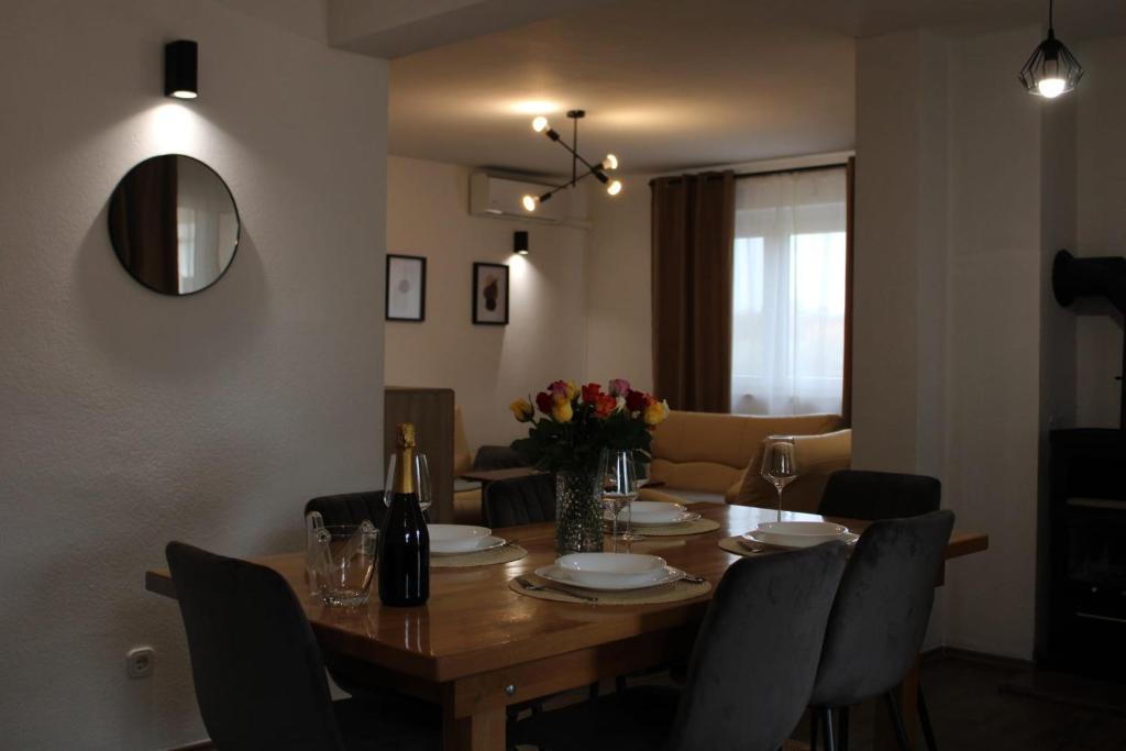 Apartman Villarossa, Kukci