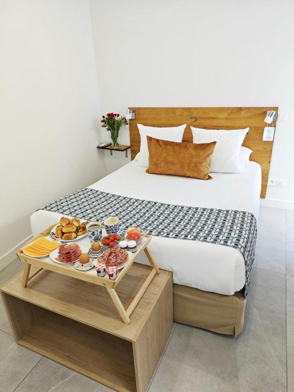 HOTEL DES CALANQUES Port de Cassis - 1