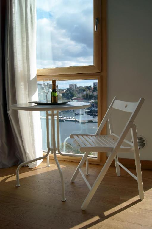 Facilities, Baia Di Ognina in Catania