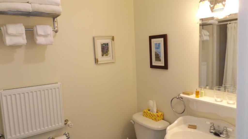 Johnson Shore Inn photo