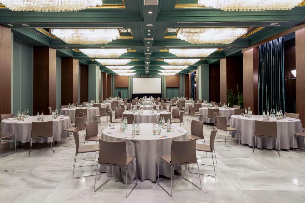 ศูนย์ธุรกิจ