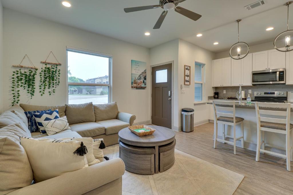 Mod Point Venture Townhome with Patio and Boat Launch!