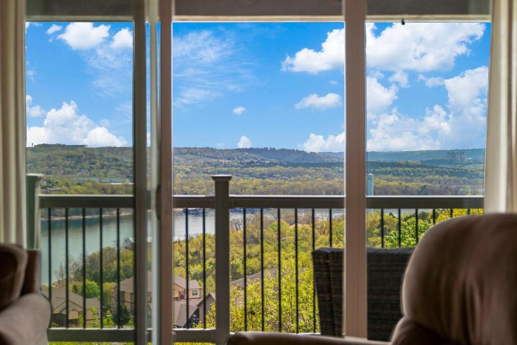 Black Walnut -- 405, Branson