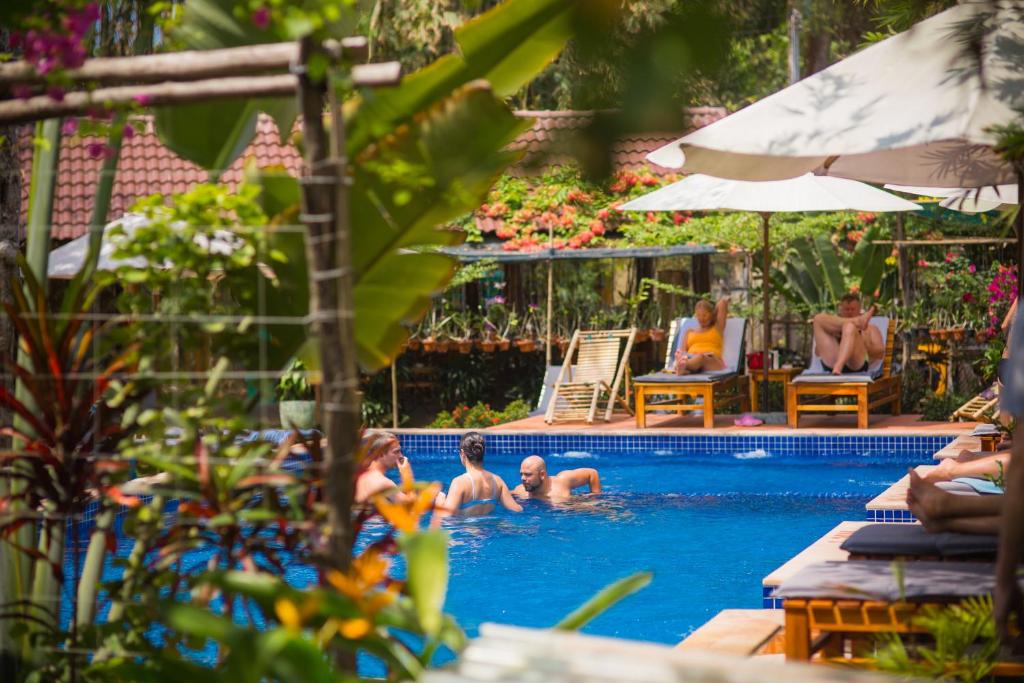 Swimming pool