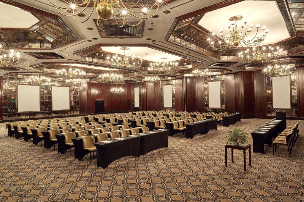 Tárgyalóterem/bálterem