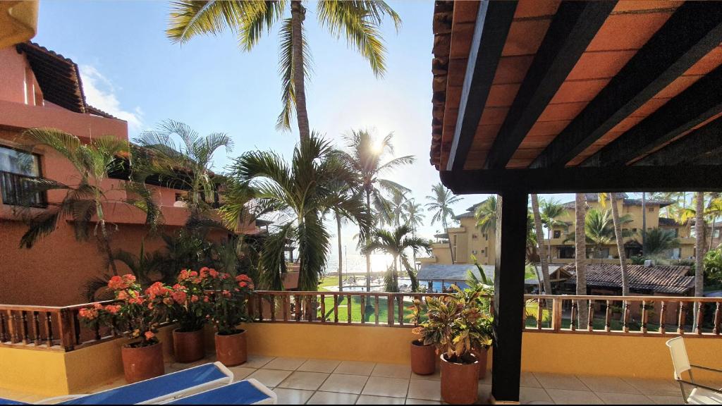 Los Tules - Huge beachfront condo in an amazing location, Puerto Vallarta