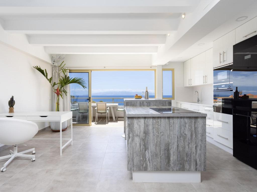 Dúplex Moderno de Lujo con Terraza, Vista al Mar y Wi-Fi 600 mb - ES-279-10 - 2