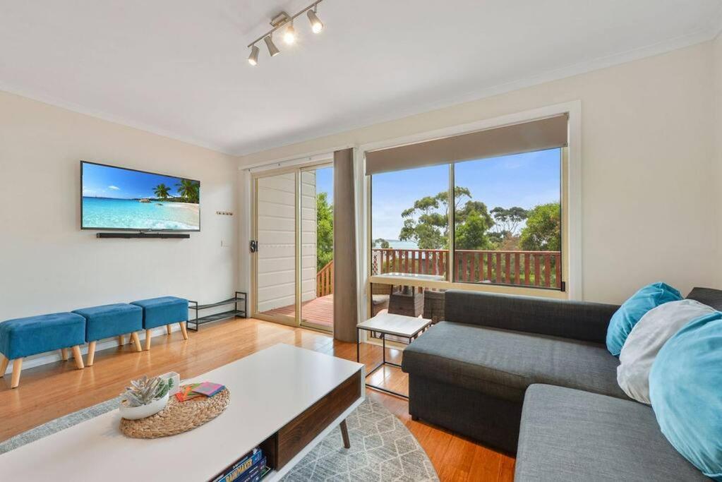 Too Tyred - Binalong Bay, Binalong Bay