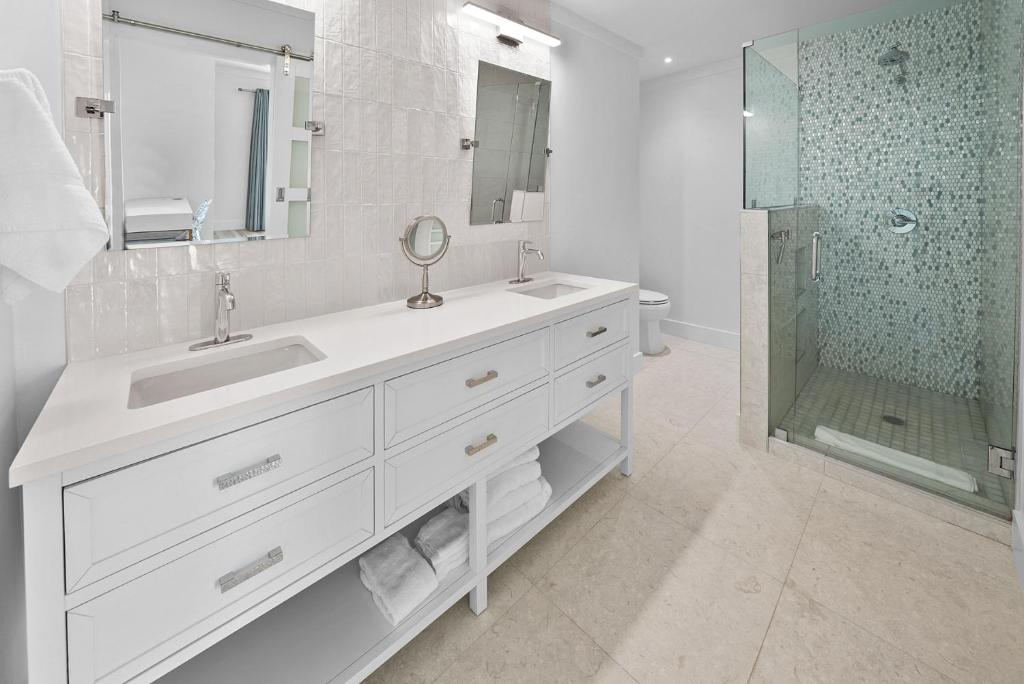 Three Steps to the Beach Townhouse photo