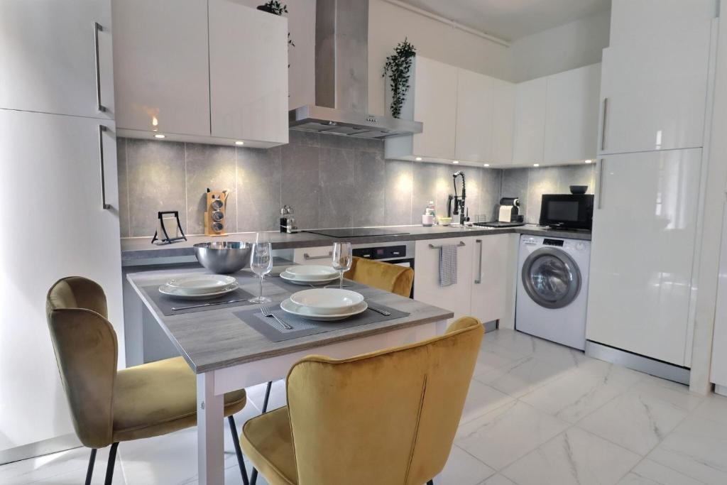 P&R1, one bedroom, city center Geneva, Ženeva